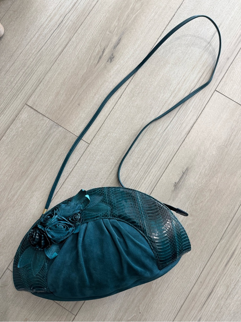 Vintage J. Renee Teal Snakeskin & Suede Crossbody Handbag – Made in Hong Kong